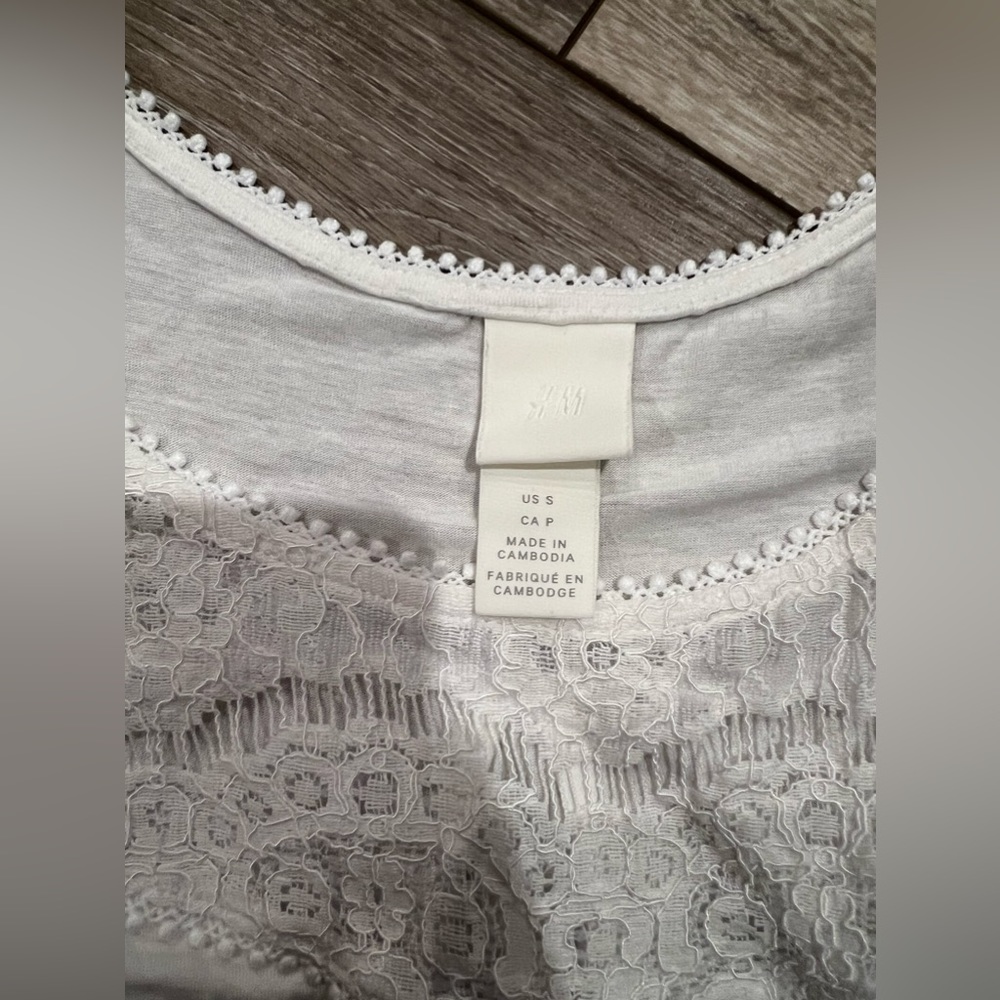 H&M Lace Tank - Picture 2 of 3